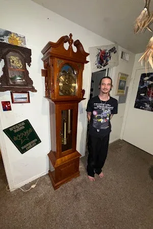 Alberto & Sons Clock Repair
