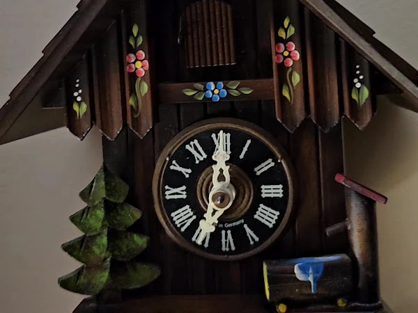 D & J Clock Shop