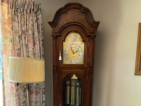 Pine Knoll Clock Shop