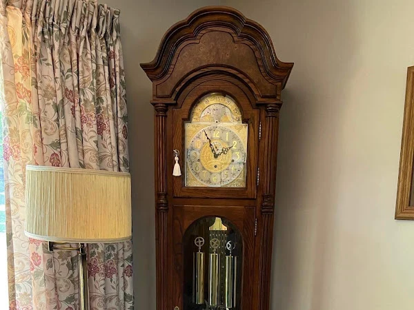 Pine Knoll Clock Shop