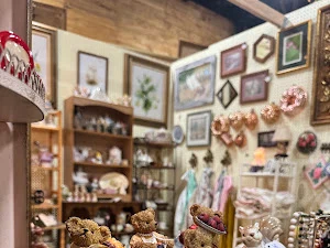 Weil's Doghouse Antiques